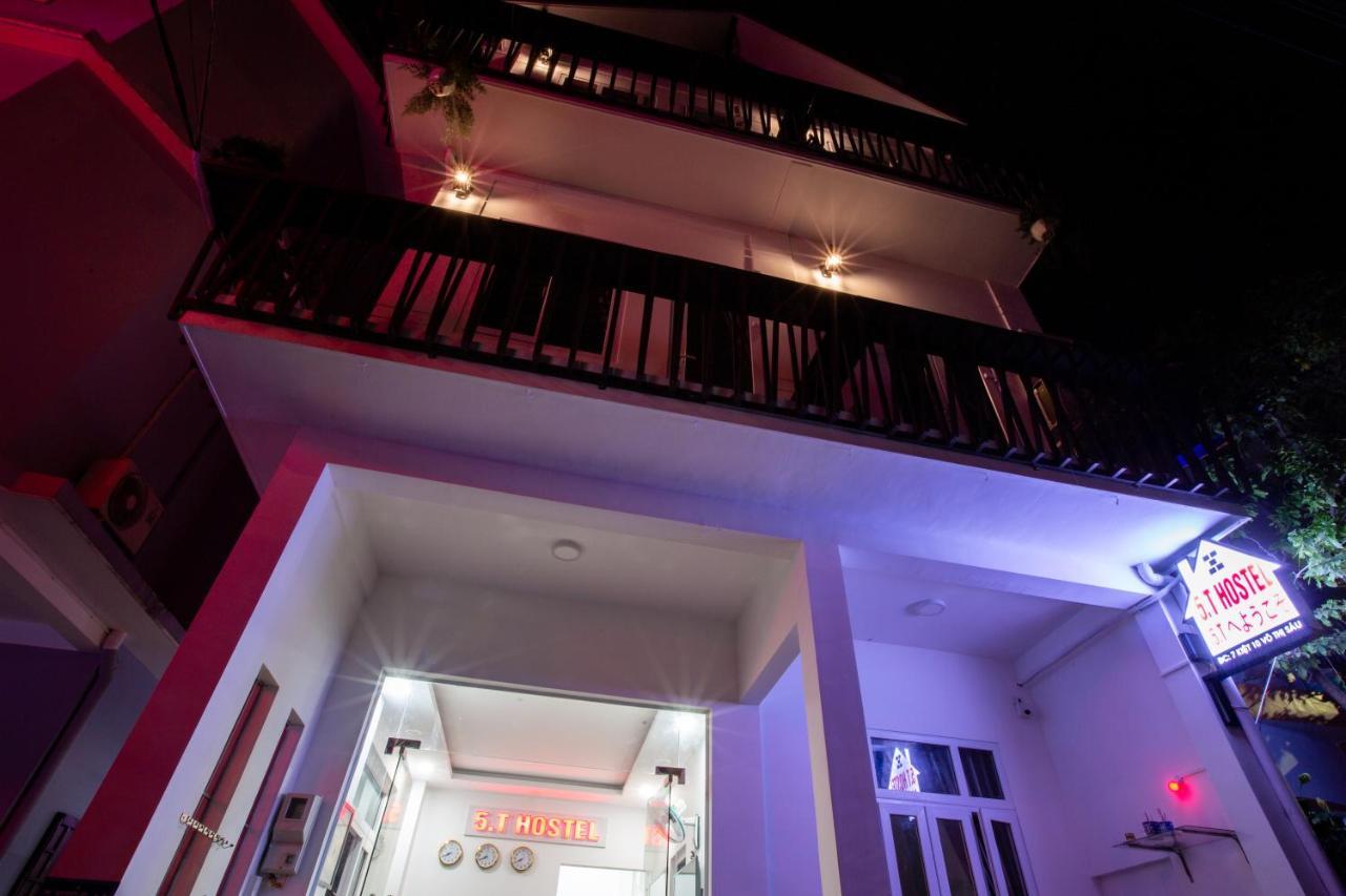 5.T Hostel Hue Luaran gambar